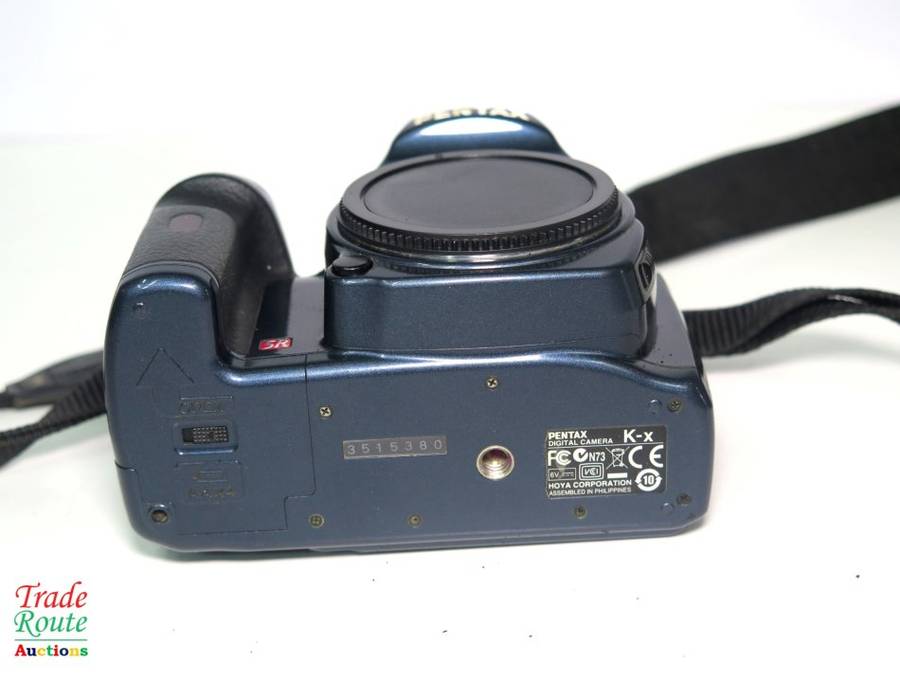 Pentax K-x Digital SLR Camera BODY only with 2.7-inch LCD