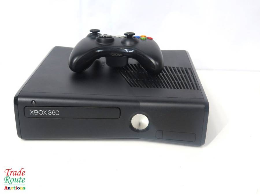 Microsoft Xbox 360 S Gaming Console + 1 Controller Model 1439