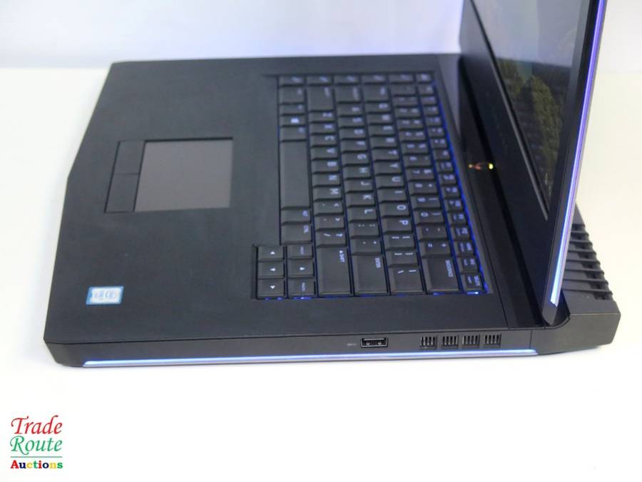 Alienware Gaming Laptop 15 R3 | Core i7 6700HQ 6th Gen 2.6Ghz | 16GB RAM | 1TB HDD - nVidia Graphics