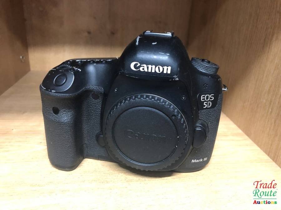 Canon EOS 5D Mark iii 22.3 MP Full Frame CMOS Digital SLR Camera (Body only) - Canon 5D Mark 3