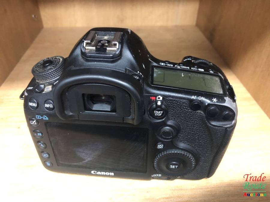 Canon EOS 5D Mark iii 22.3 MP Full Frame CMOS Digital SLR Camera (Body only) - Canon 5D Mark 3