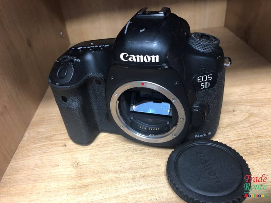 Canon EOS 5D Mark iii 22.3 MP Full Frame CMOS Digital SLR Camera (Body only) - Canon 5D Mark 3