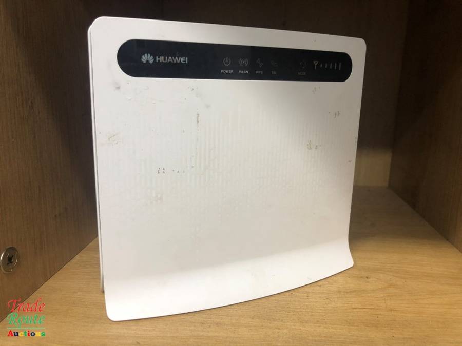 Huawei B593 4G LTE WiFi Modem Wireless Router (uses SIM card)
