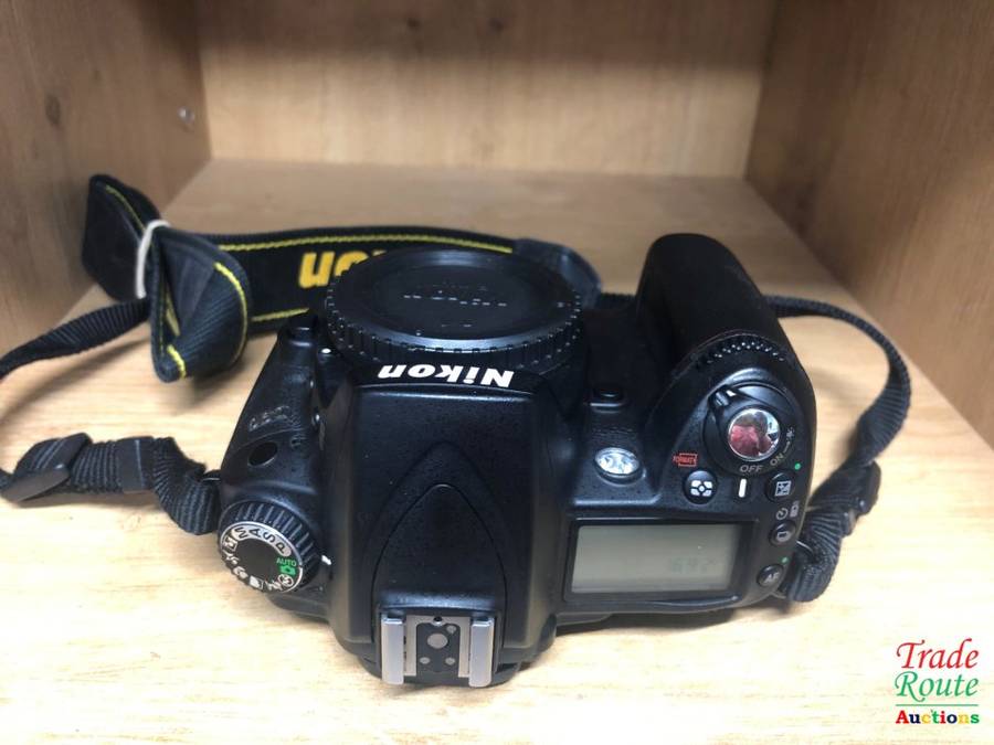 NIKON D90 PROFESSIONAL DSLR CAMERA BODY   ** NIKON **