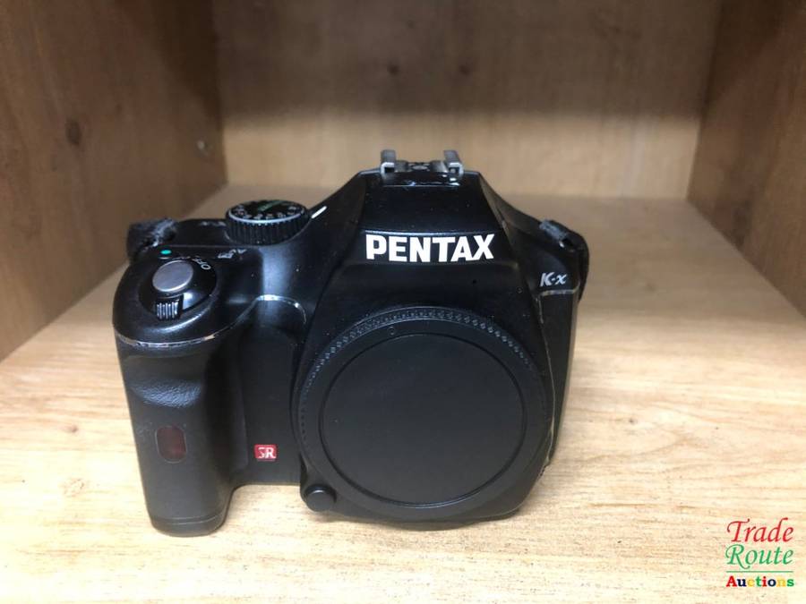 Pentax K-x Digital SLR Camera BODY only with 2.7-inch LCD
