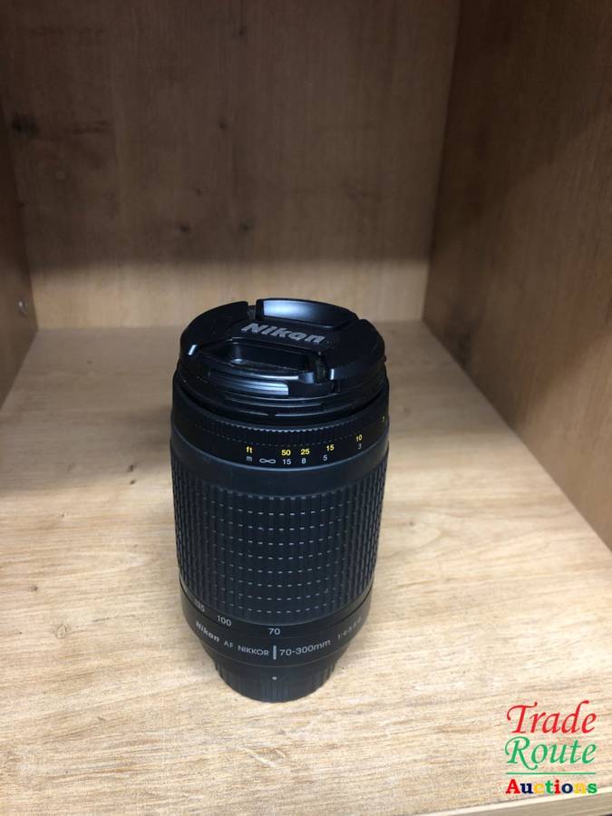 Nikon AF Nikkor 70-300mm f/4-5.6 G Telephoto Zoom lens for Nikon DSLR Cameras ( Nikon 70-300 lens )