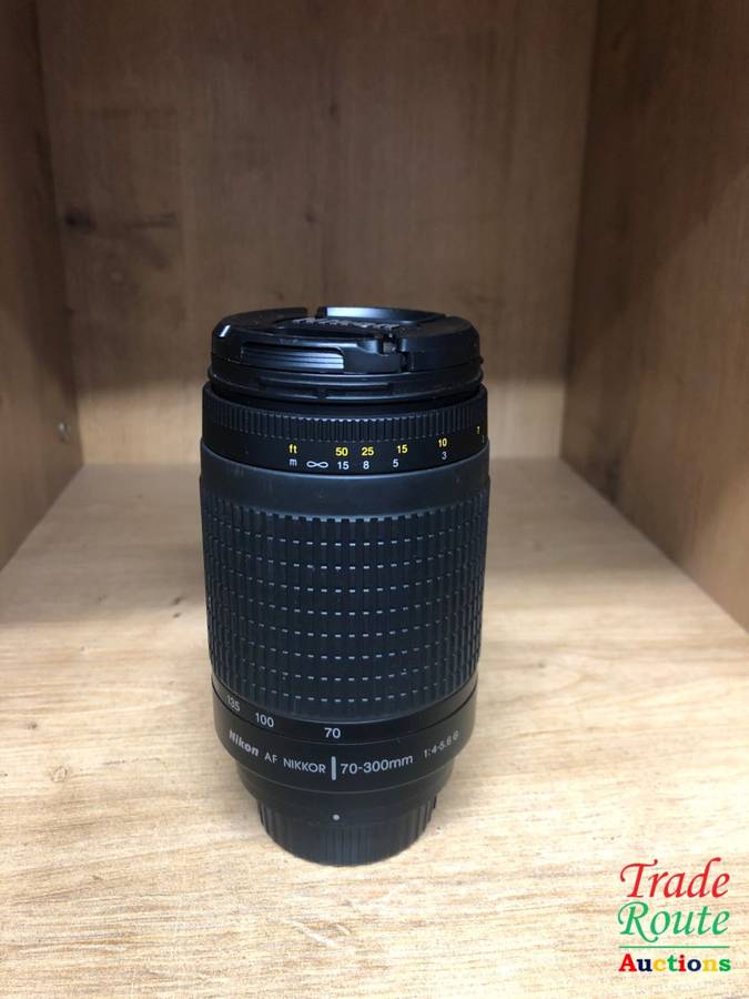 Nikon AF Nikkor 70-300mm f/4-5.6 G Telephoto Zoom lens for Nikon DSLR Cameras ( Nikon 70-300 lens )