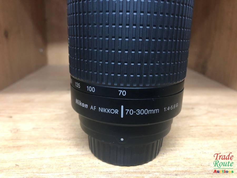 Nikon AF Nikkor 70-300mm f/4-5.6 G Telephoto Zoom lens for Nikon DSLR Cameras ( Nikon 70-300 lens )