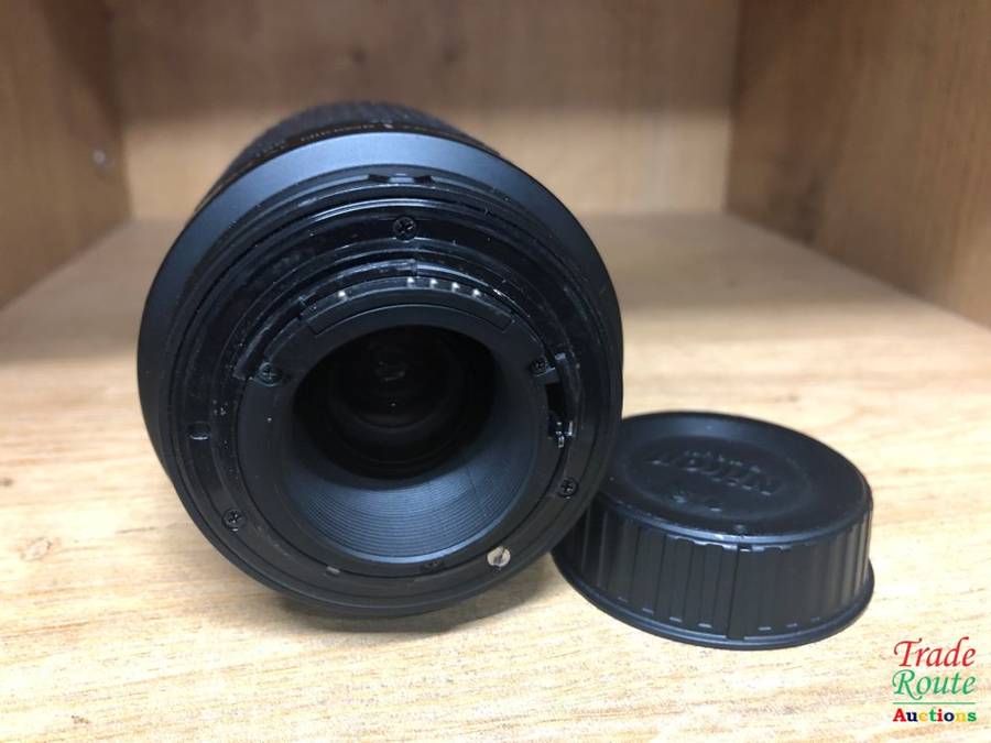 Nikon AF Nikkor 70-300mm f/4-5.6 G Telephoto Zoom lens for Nikon DSLR Cameras ( Nikon 70-300 lens )