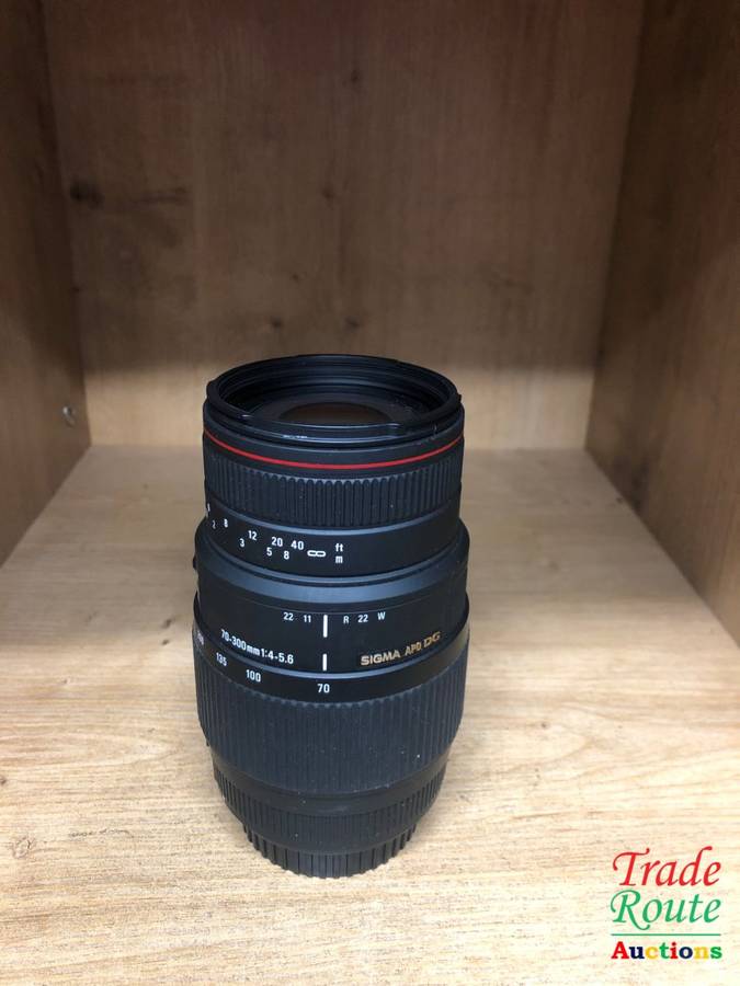 Sigma APO DG 70-300mm Lens for Canon Cameras