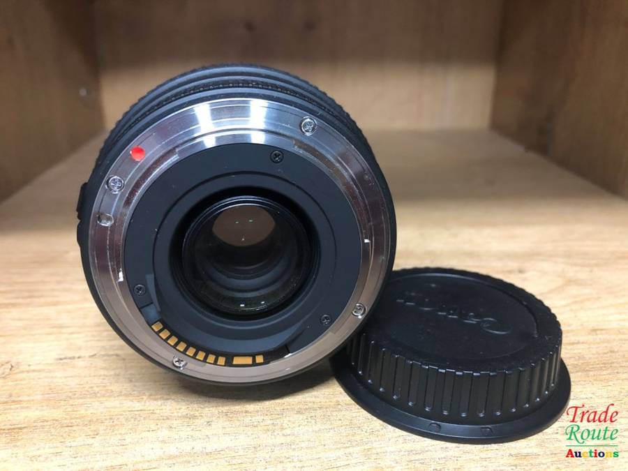 Sigma APO DG 70-300mm Lens for Canon Cameras