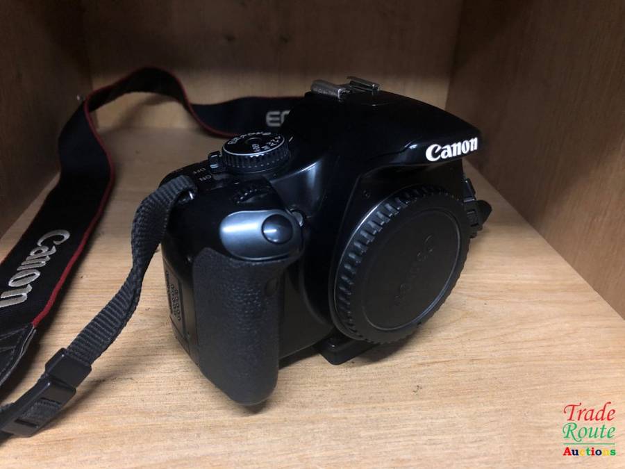 Canon EOS 450D DigitalSLR camera 12.2 Megapixels BODY ONLY