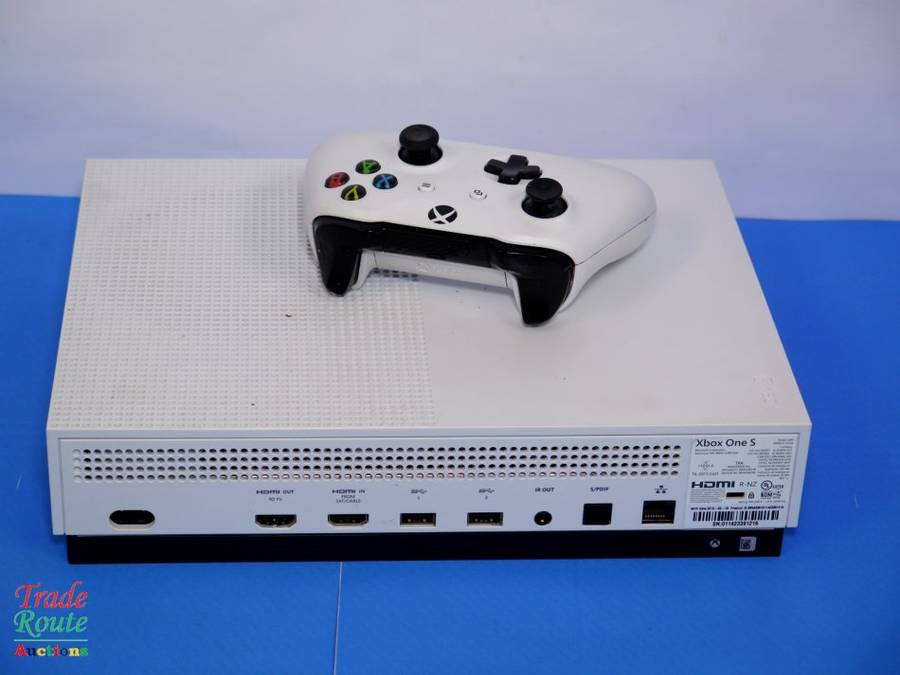 Microsoft Xbox One S 500GB Console (WHITE) Model 1681 + 1 Controller (WHITE)