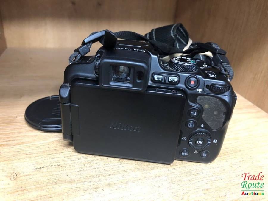 Nikon COOLPIX B700 20.2 MP 60x Opt Zoom Super Telephoto NIKKOR 4K UHD Digital Camera