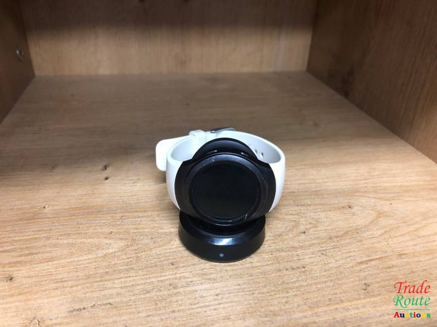 Samsung Gear S2 SMARTWATCH - SM-R720 Watch