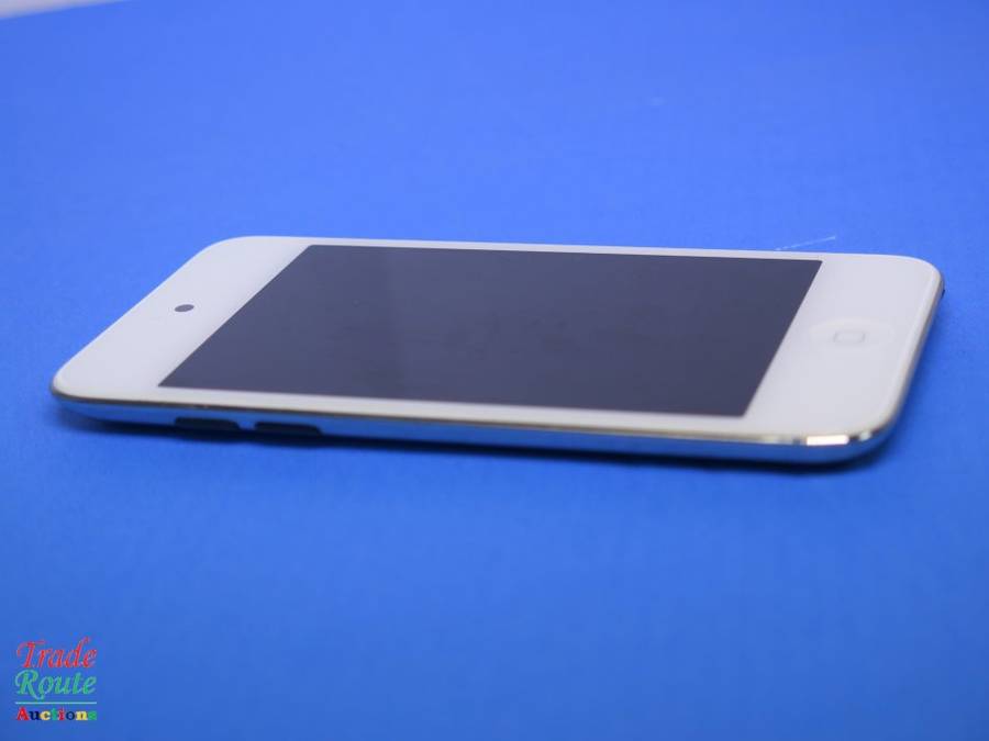 Apple iPod Touch 4th Generation White | 8GB Retina Display | MD057BT/A | A1367