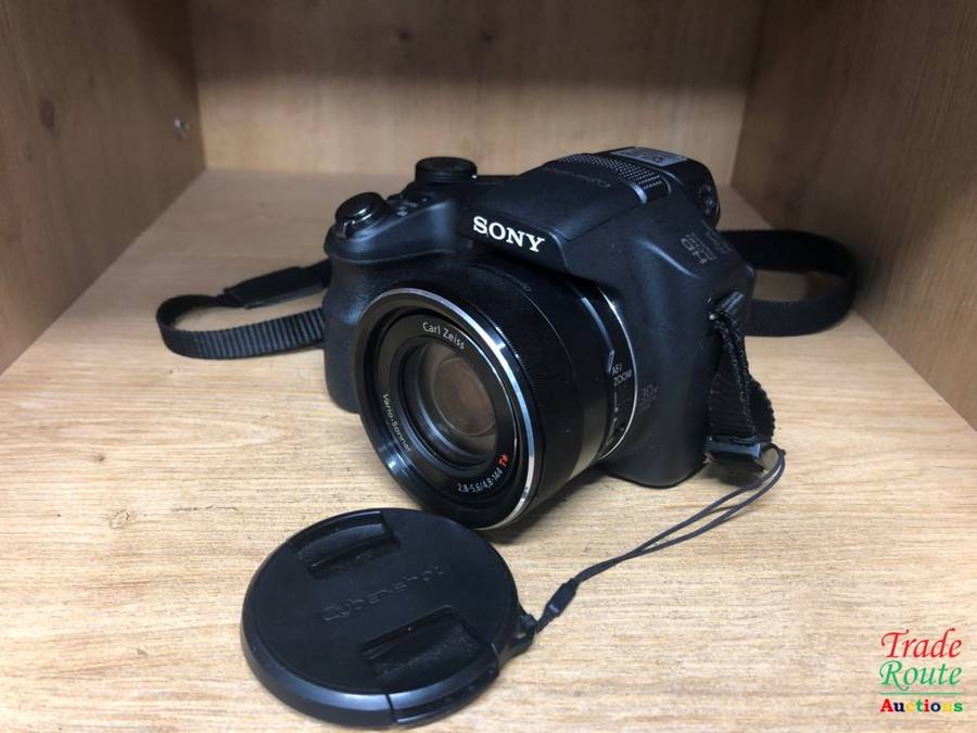 Sony Cyber-shot DSC-HX200V 18.2 MP Exmor R CMOS Digital Camera with 30x Optical Zoom