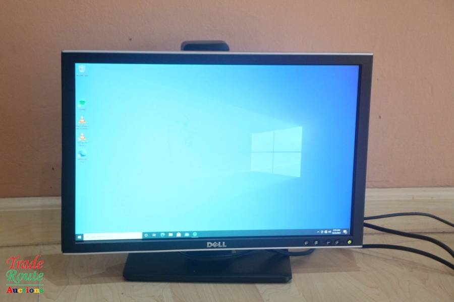 Dell 2009WT 1680 x 1050 Resolution 20" WideScreen LCD Flat Panel Computer Monitor Display