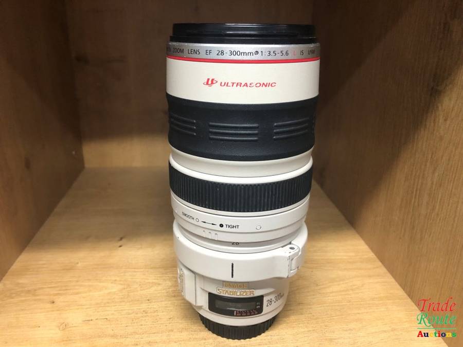 for Spares (or) Repair - Canon EF 28-300mm f/3.5-5.6L IS USM Lens