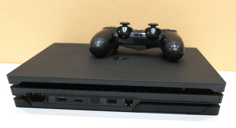 Sony Playstation 4 Console Pro 1TB [CUH-7016b] PS4 PRO + 1 Wireless Controller