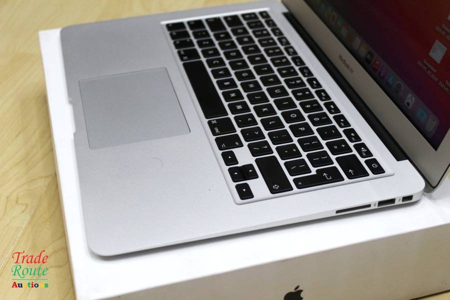 2017 MacBook Air 13.3-inch | Core i5 1.8GHz | 8GB RAM | 128GB SSD MACBOOK AIR 13 INCH