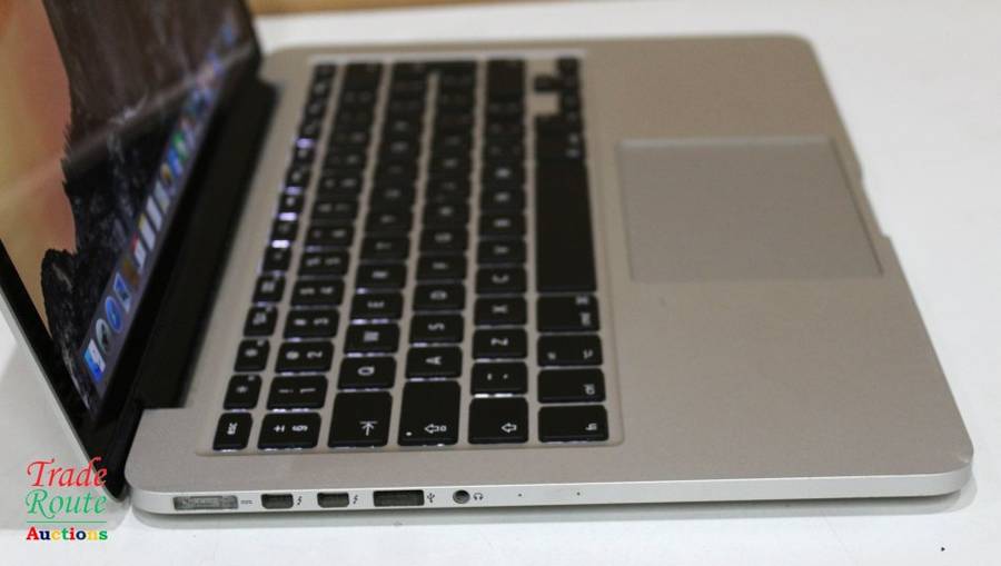 Apple MacBook Pro 13.3-inch  | Core i5 2.4GHz | 4GB RAM | 128GB SSD  ** RETINA DISPLAY * LATE 2013