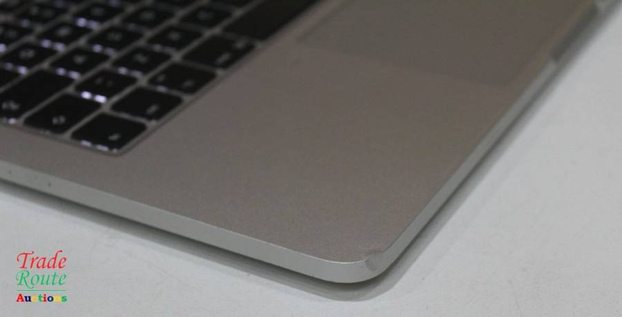 Apple MacBook Pro 13.3-inch  | Core i5 2.4GHz | 4GB RAM | 128GB SSD  ** RETINA DISPLAY * LATE 2013