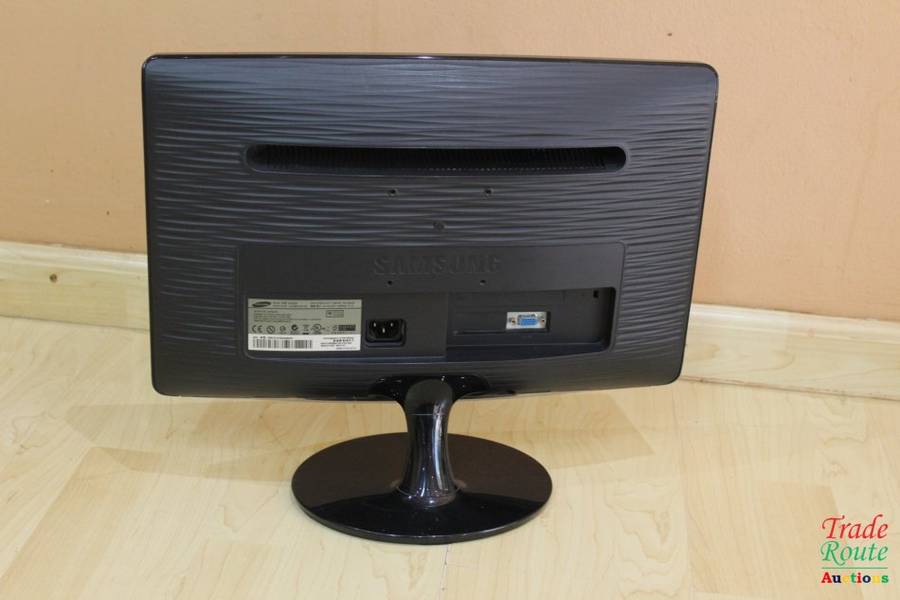 Samsung B1930N 18.5" Widescreen LCD Monitor (High Gloss Black)