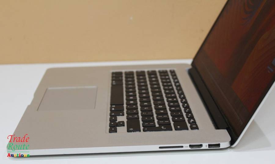 Apple MacBook Pro 15.4-inch Retina Display | Core i7 2.2GHz | 16GB RAM | 256GB SSD - FAULTY LCD