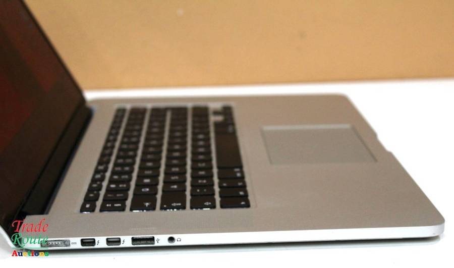 Apple MacBook Pro 15.4-inch Retina Display | Core i7 2.2GHz | 16GB RAM | 256GB SSD - FAULTY LCD
