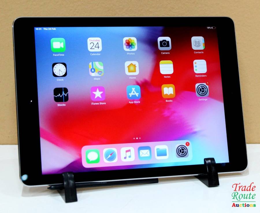 IPAD AIR 2 | MNV22HC/A | 32GB | WiFi | SPACE GREY  **  RETINA DISPLAY  **