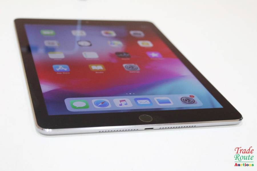 IPAD AIR 2 | MNV22HC/A | 32GB | WiFi | SPACE GREY  **  RETINA DISPLAY  **