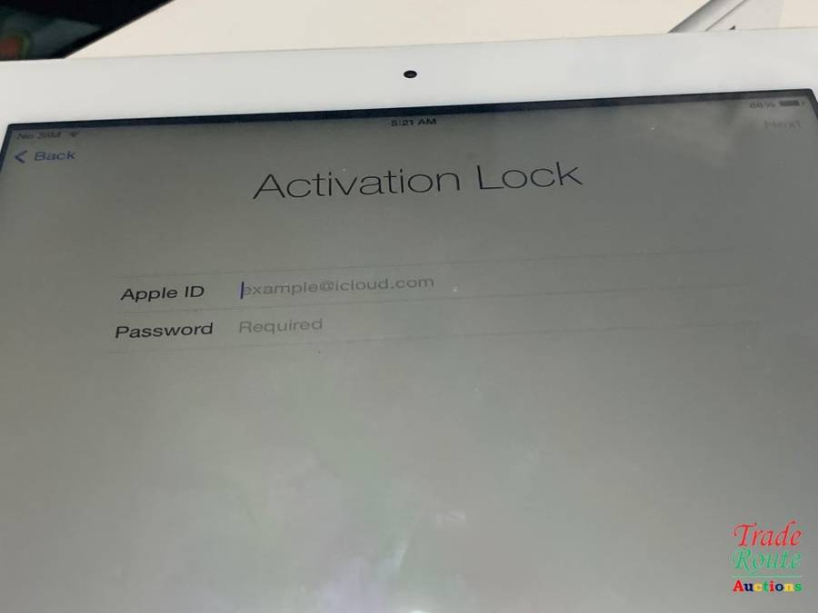 IPAD 4 FOR SPARES OR REPAIR - Activaction lock - IPAD4 A1460