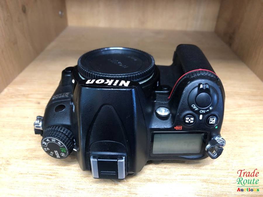 NIKON D7000 DSLR CAMERA Body (ONLY) 16.2 Megapixels - Shutter count only < 220