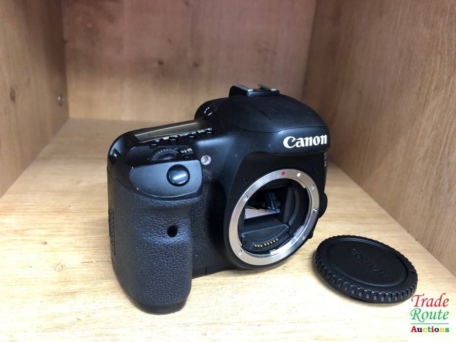 Canon EOS 7D 18MP PROFESSIONAL Digital SLR Camera (BODY) - 18 Megapixels
