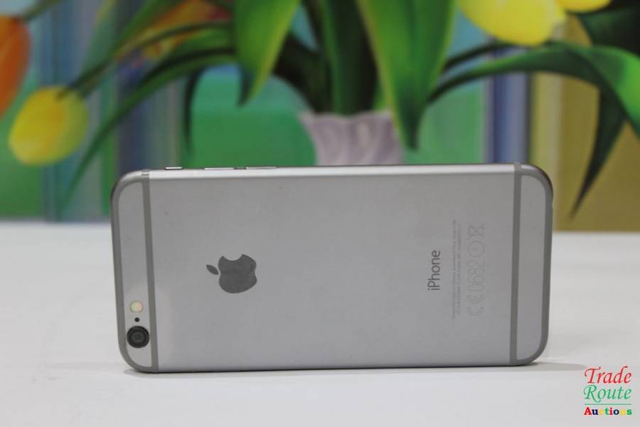 APPLE IPHONE 6 | A1586 | MQ3D2AA/A| 32GB - [ CRACKED OUTER GLASS - LCD IS FINE ]