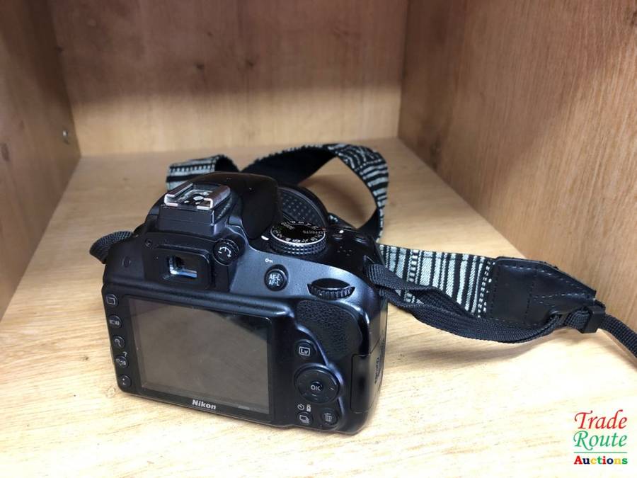 Nikon D3300 24.2 MP CMOS Digital SLR with AF-S DX NIKKOR 18-55mm f/3.5-5.6G DX Zoom Lens (Black)