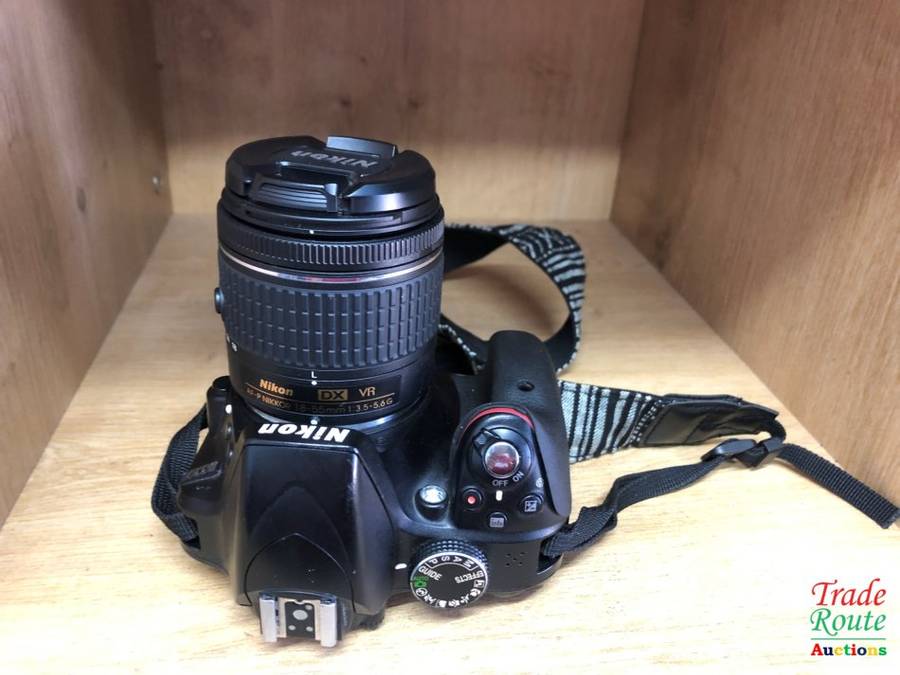 Nikon D3300 24.2 MP CMOS Digital SLR with AF-S DX NIKKOR 18-55mm f/3.5-5.6G DX Zoom Lens (Black)