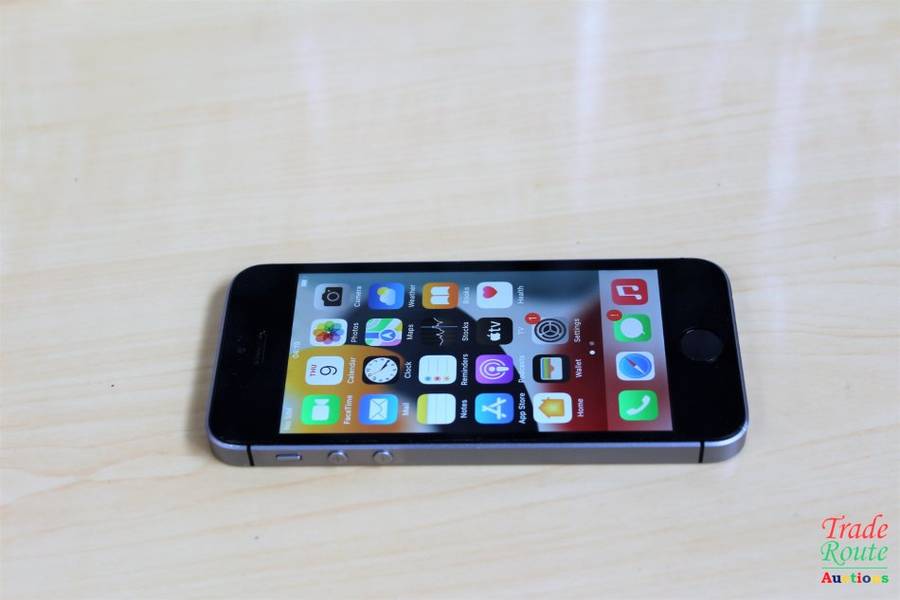 APPLE IPHONE SE | FLLN2SO/A | A1723 | FINGERPRINT ID | SMART PHONE