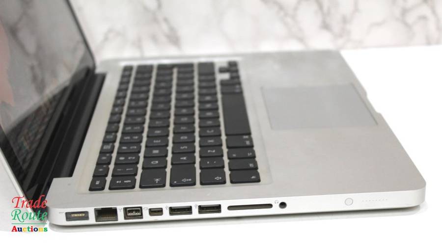 MacBook Pro 13.3-inch | Core 2 DUO 2.26GHz | 2GB RAM | 160GB HDD | NVidia GeForce Graphics