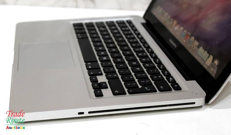 MacBook Pro 13.3-inch | Core i5 2.3GHz | 4GB RAM | 320GB HDD