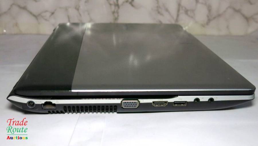 Samsung 300E4A 15.6" Laptop - Core i5 2450M 2.5GHz - 4GB RAM - 750GB RAM - Faulty Battery