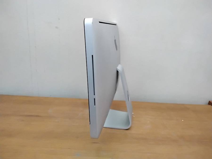 Apple Imac | 21.5 Inch | Core I5 2.5ghz 8gb Ram 500gb Hdd * Amd Radeon HD Graphics