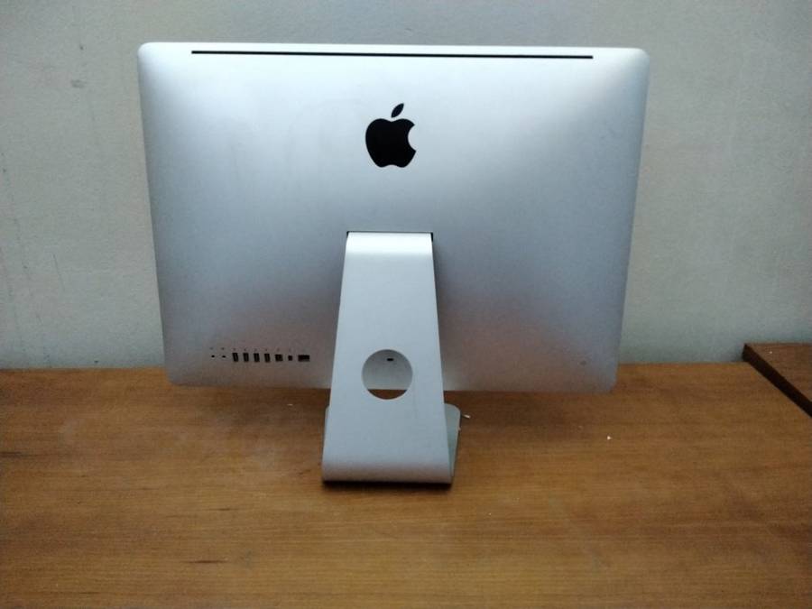 Apple Imac | 21.5 Inch | Core I5 2.5ghz 8gb Ram 500gb Hdd * Amd Radeon HD Graphics