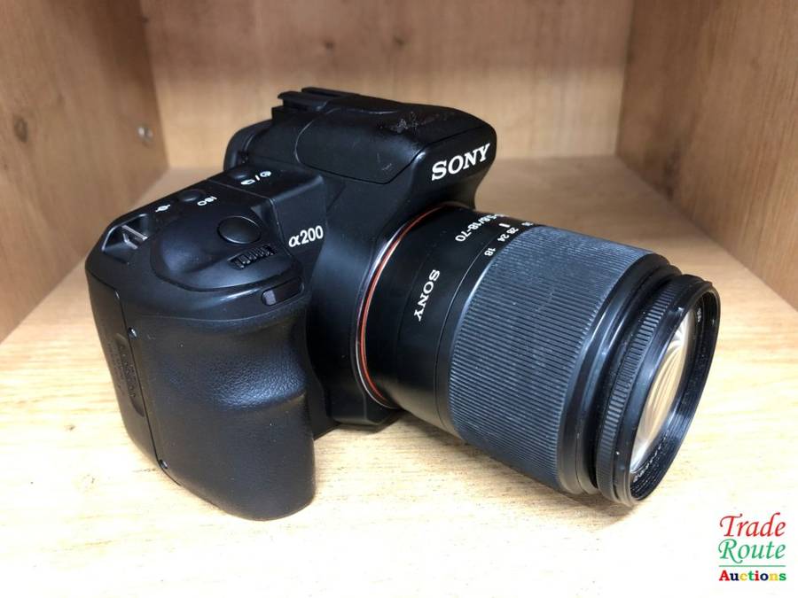 SONY ALPHA A200 DSLR PROFESSIONAL DIGITAL CAMERA + 18-70 SONY LENS KIT