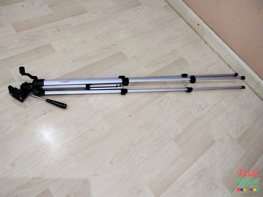 Voyager Tripod T1000