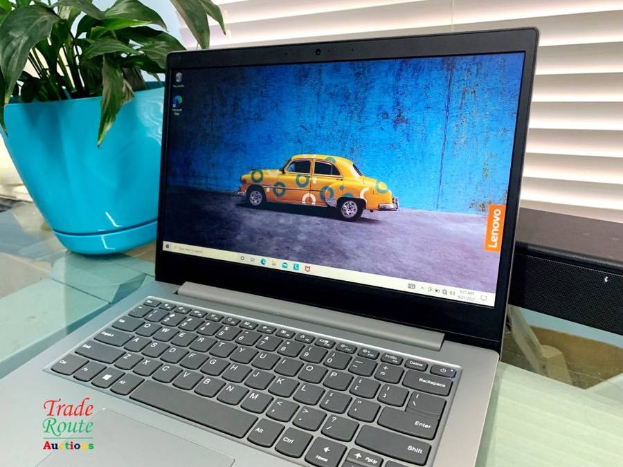 Lenovo IdeaPad 81VS Notebook PC - AMD A4-9120e / 14` HD / 4GB RAM / 64GB eMMC