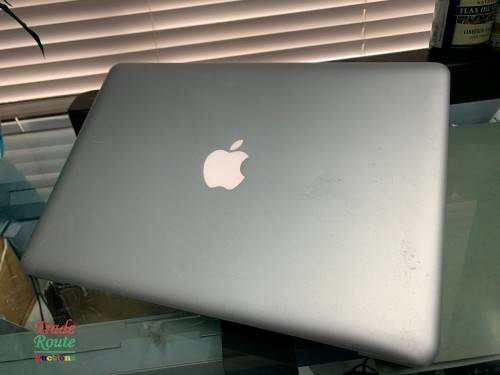 MacBook Pro 13.3-inch | Core i5 2.5GHz | 8GB RAM | 500GB HDD | Apple Laptop Notebook