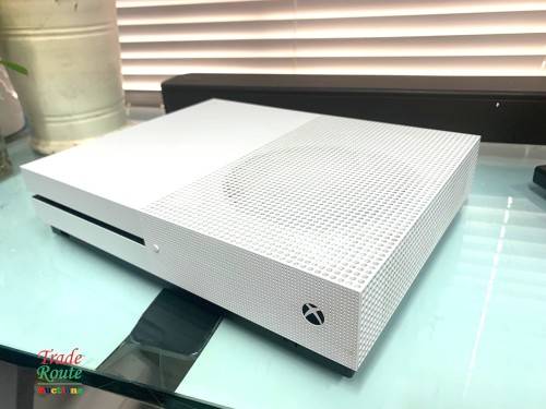 XBOX One S Console (WHITE) Model 1681 1TB [ NO CONTROLLER ]