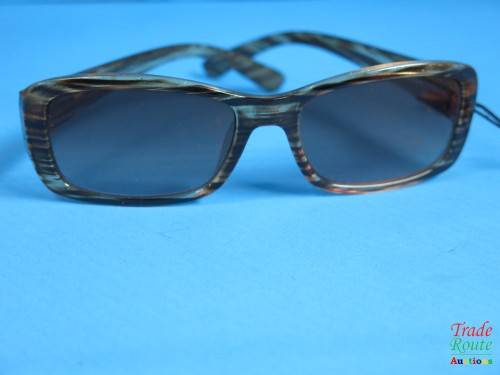Le Specs  Polarized Sunglass - IN HARD CASE